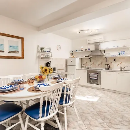 Apartment Holiday Kalic