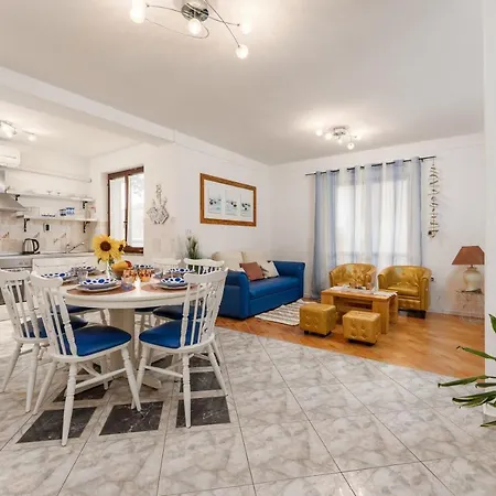 Apartment Holiday Kalic
